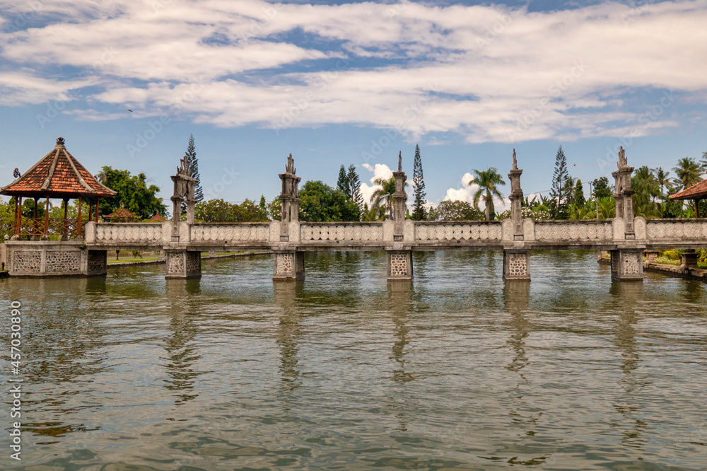 バリ島の伝統的な宮殿の風景