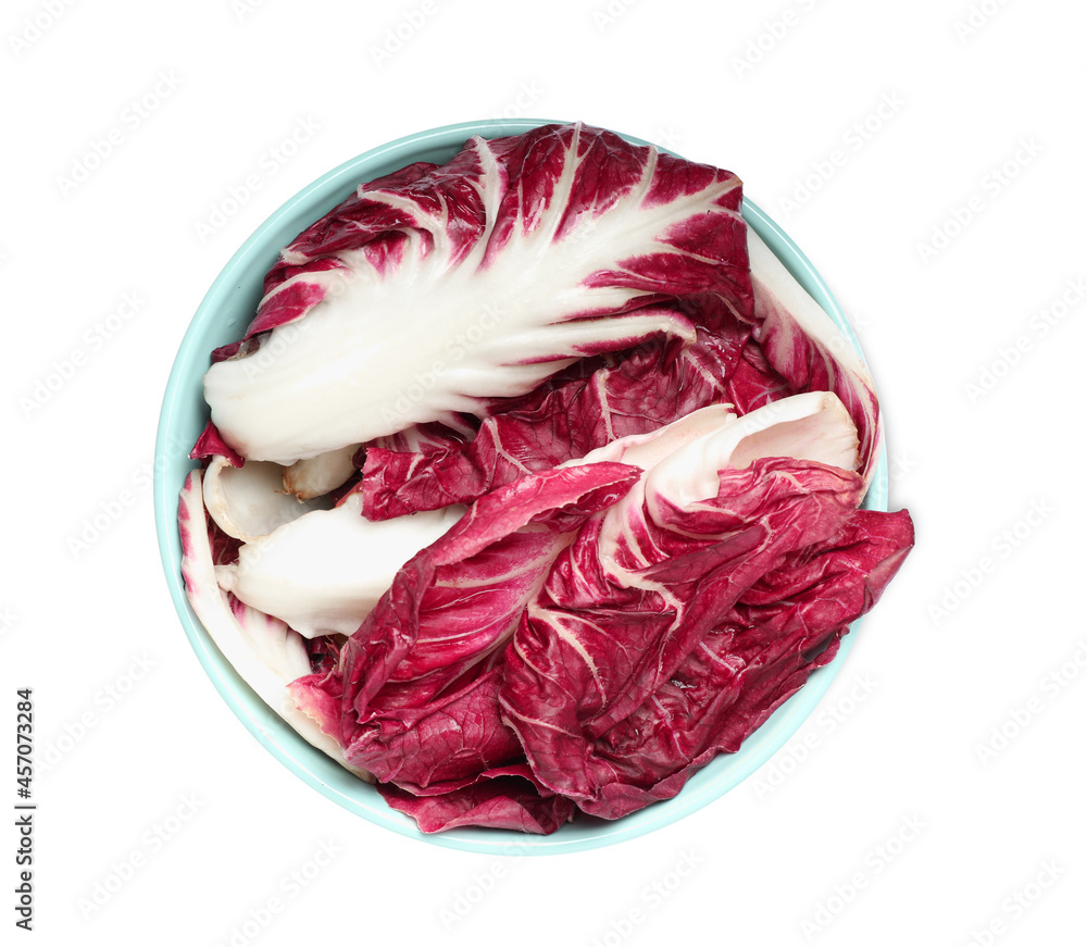 Obraz premium Leaves of ripe radicchio in bowl on white background, top view