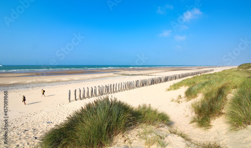 Fototapeta Naklejka Na Ścianę i Meble -  Plage de la côte d'Opale à Sangatte / Blériot-plage près de Calais (Hauts-de-France, France)	