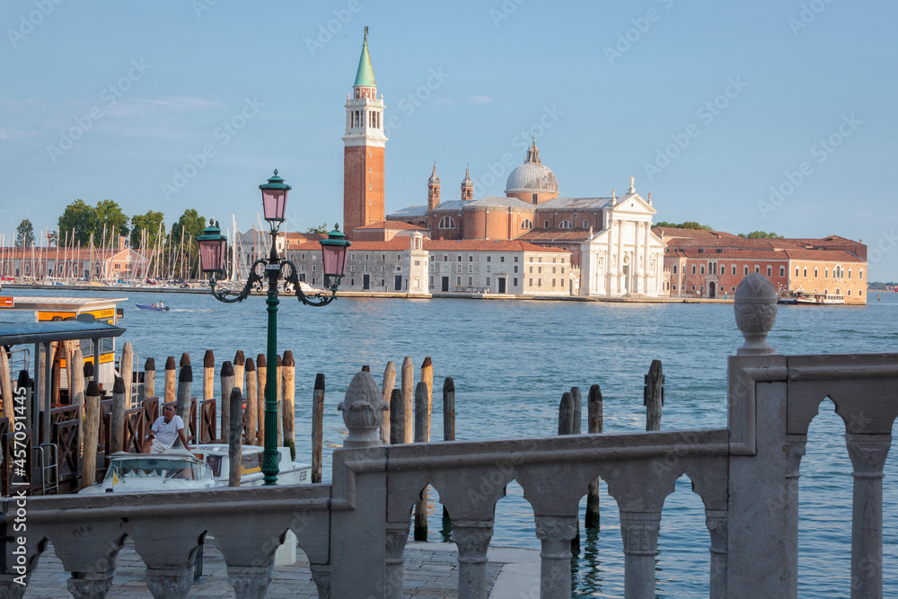 Venezia. Panorama da Ponte della Paglia verso l' isola di San Giorgio Maggiore