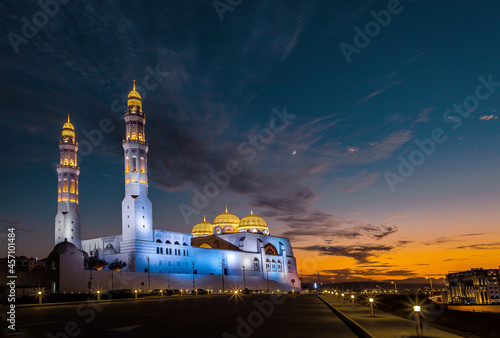 Canvastavla Sunset View of Al Ameen Mosque in Muscat, Oman