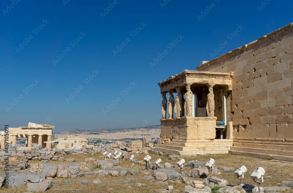 Fototapeta premium Famous Greek sculptures of the Parthenon on a sunny day