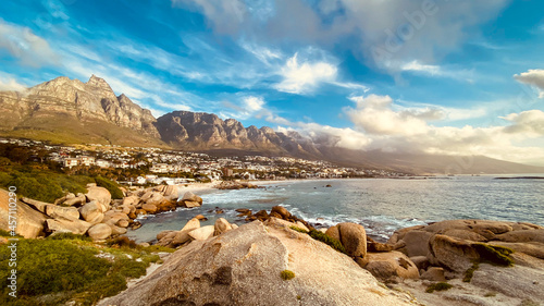 Obraz na plátně Scenic view of Camps Bay, South Africa with twelve apostles in the background