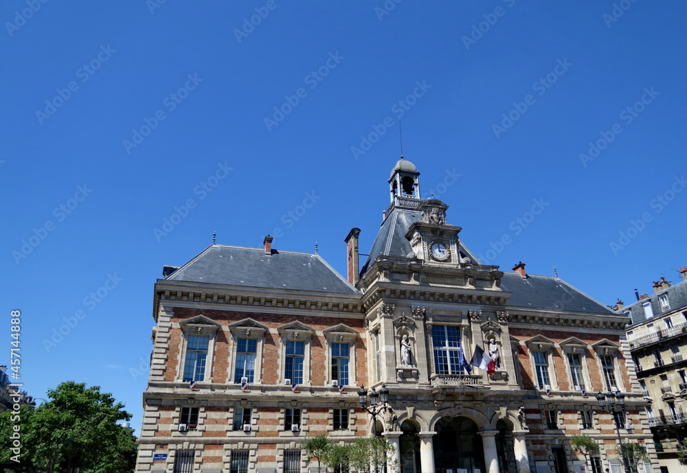 Obraz premium Mairie du dix neuvième arrondissement. Bâtiment officiel. Paris.