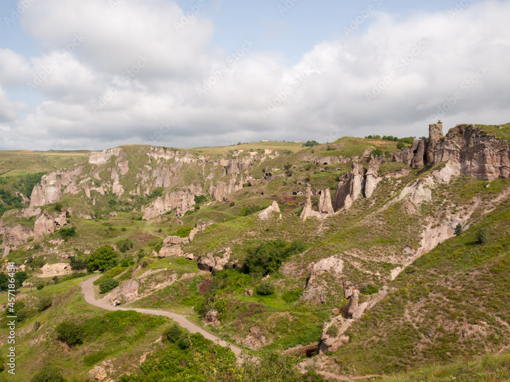 Kndzoresk cave city