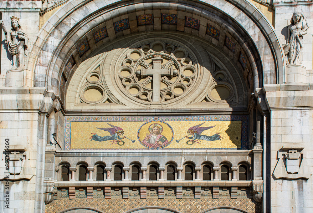 Obraz premium Detail of the facade of the cathedral - Tunisia 