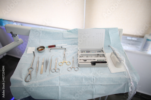 dental instruments arrangement and applications