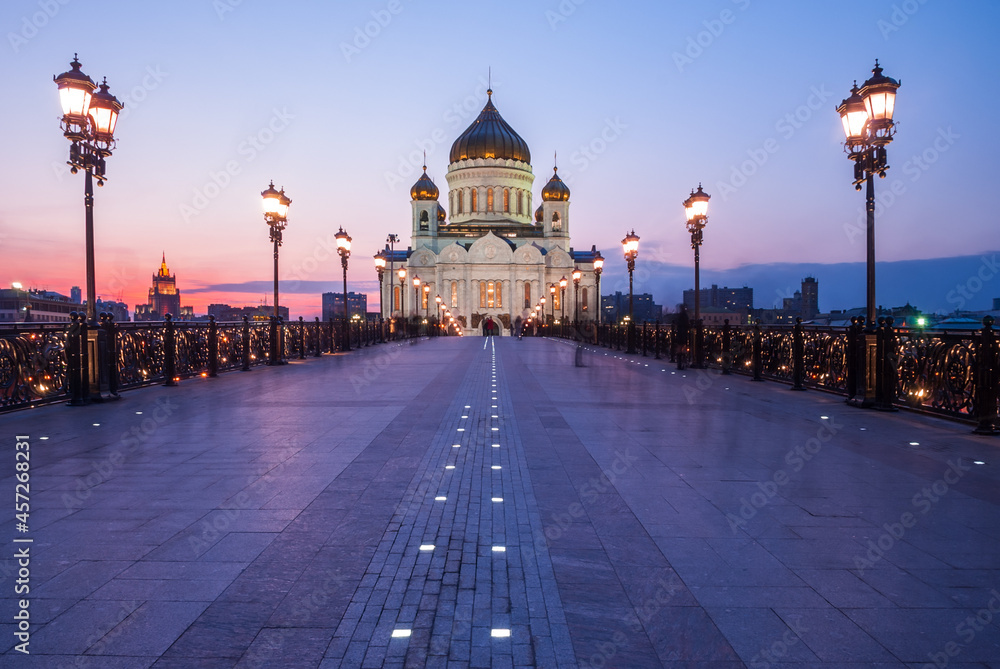 Obraz premium Cathedral of Christ the Savior with beautiful illumination in the light of evening city lighting. Cityscape at sunset.