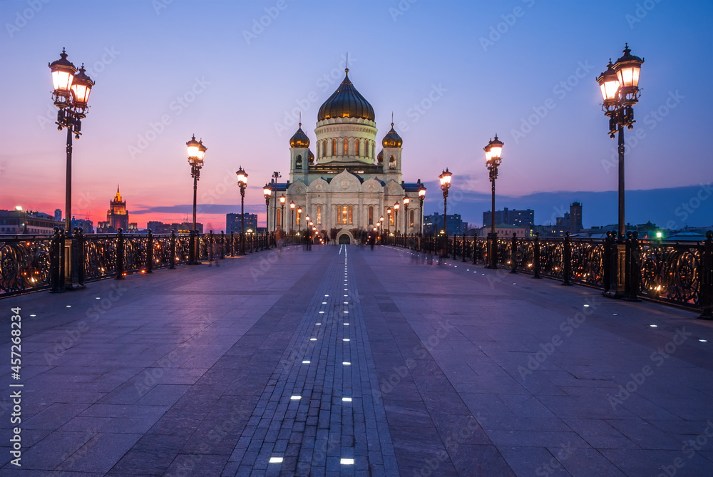 Obraz premium Cathedral of Christ the Savior with beautiful illumination in the light of evening city lighting. Cityscape at sunset.