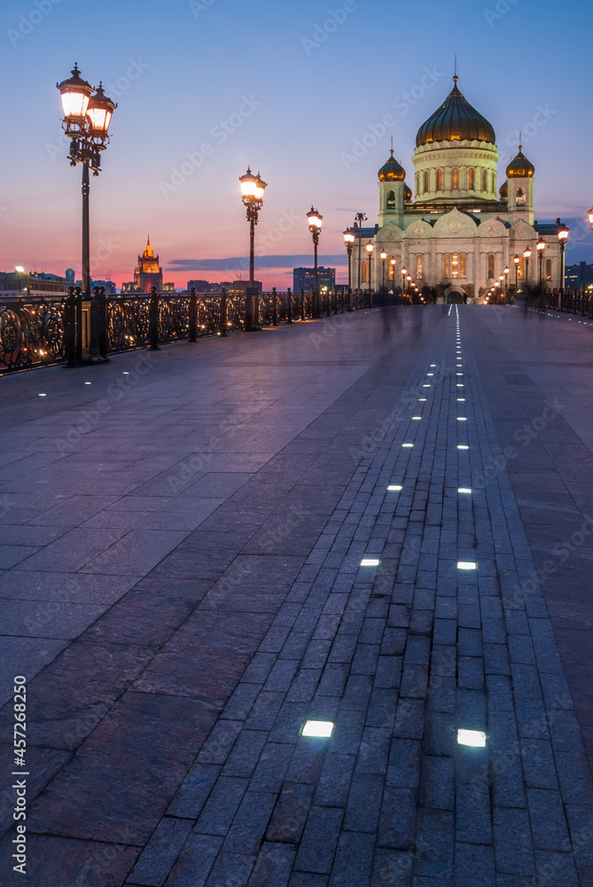 Obraz premium Cathedral of Christ the Savior with beautiful illumination in the light of evening city lighting. Cityscape at sunset.