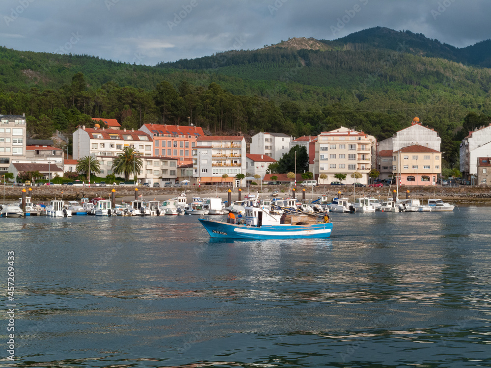 Puerto de Portosín en la Ría de Muros, Galicia