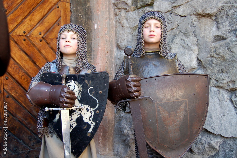 children medieval knight with sword - obrazy, fototapety, plakaty 