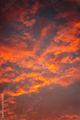 Fototapeta Naklejka Na Ścianę i Meble -  Wolken bei Sonnenuntergang