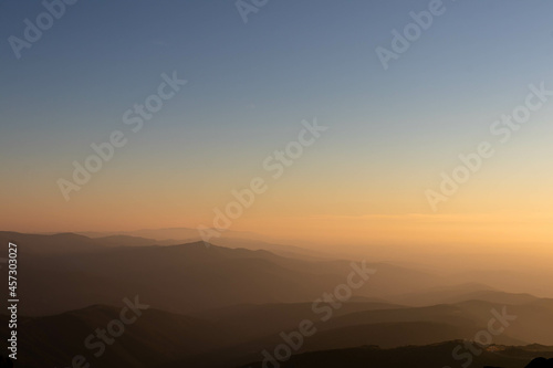 Paisagem enublada na Serra da Estrela, Portugal