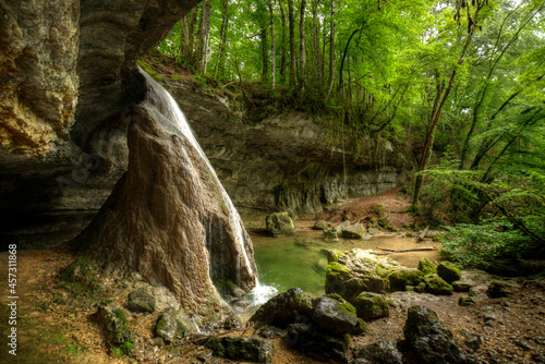 Cascade du Pain de Sucre de Poisieu à Champagne-en-Valromey, Ain, France