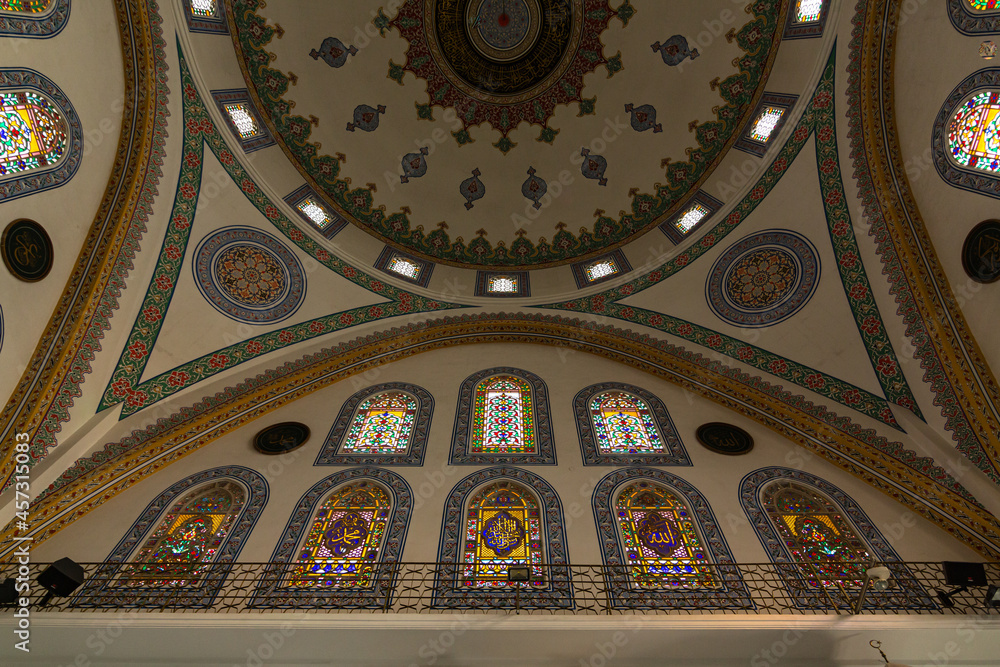 トルコ　首都アンカラにあるマルテペモスクの礼拝堂内