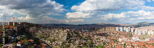 トルコ 首都アンカラの旧市街の丘の上に建つアンカラ城の城壁から望むパノラマ風景