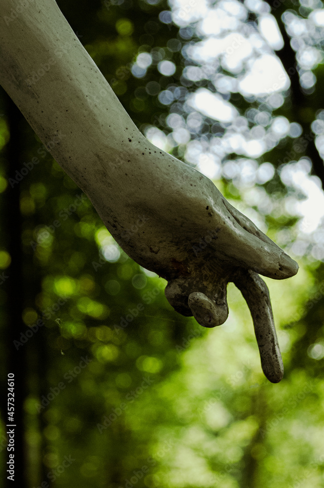 Naklejka premium hand of broken sculpture