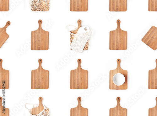 Seamless pattern with stylish kitchen utensils: wooden and ceramic kitchen board, bowl, eco bag