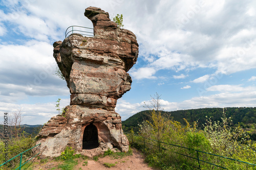 Burg Drachenfels im Dahner Felsenland photo