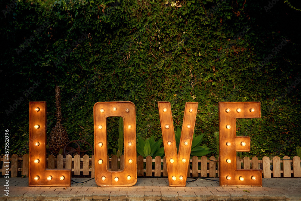 Love illumination. Love illumination. Love illumination. Love illumination. Неоновый шрифт.