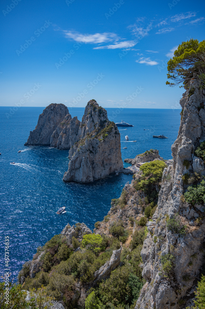 Fototapeta premium coast of the sea Faraglioni