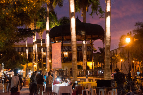 Foto pictorial postcards of a night in the plazuela machado in the port of mazatlan s