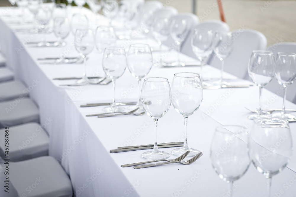 Empty glasses before the banquet. Empty glasses before the banquet.