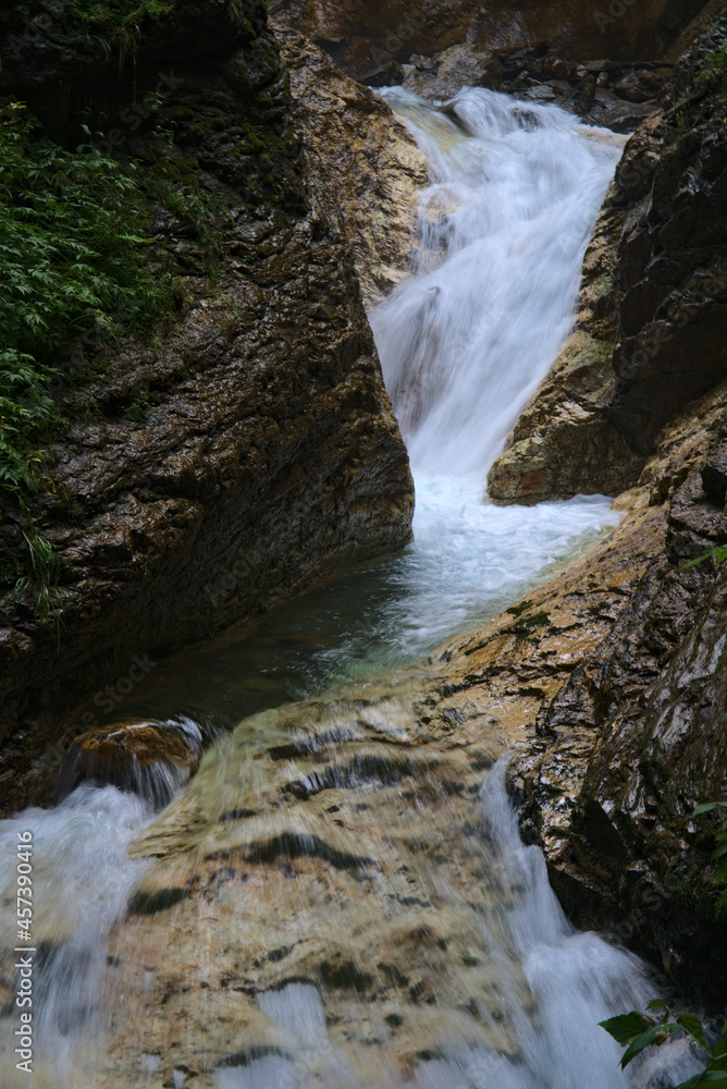 Raggaschlucht waterfall area with scenic pathways
