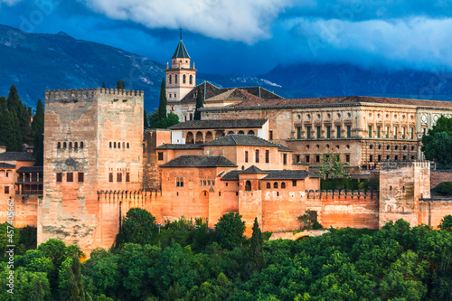 Alhambra Palace - Calle Real de la Alhambra