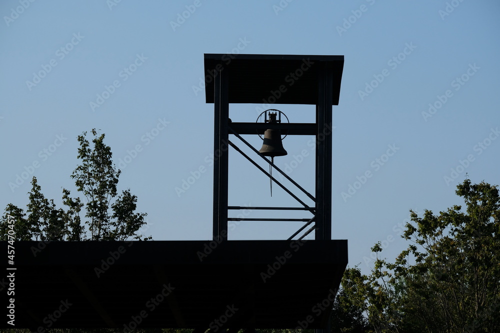 FU 2020-08-11 Fries T2 110 Silhouette eines Glockenturms