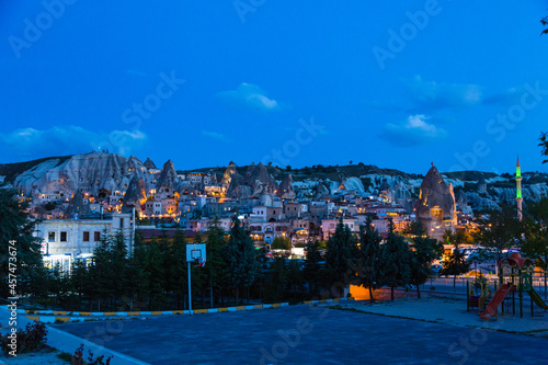 トルコ カッパドキアのギョレメの街の夜景