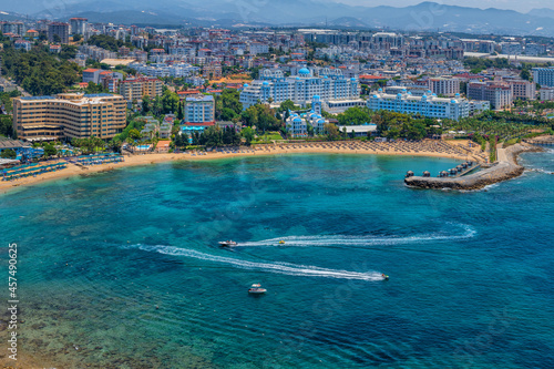 Fototapeta Naklejka Na Ścianę i Meble -  A picturesque bay with beaches and hotels in the Avsallar region of the Turkish resort town of Alanya