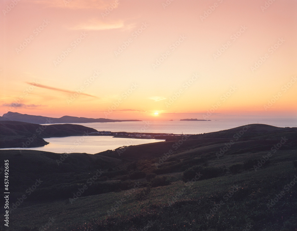 北海道　礼文島　久種湖とスコトン岬とトド島の夕日