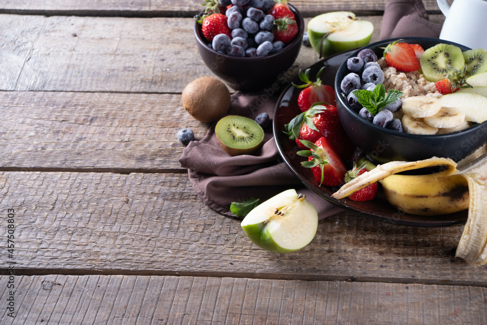 Breakfast oats with fruit and berry Breakfast oats with fruit and berry