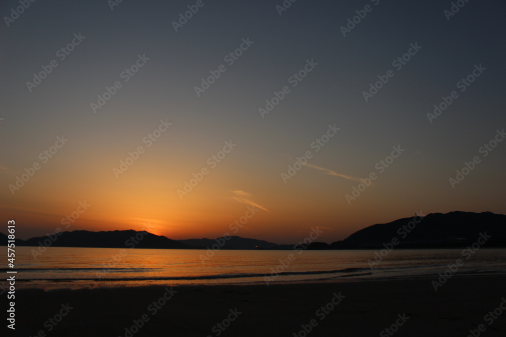 SDGs地球号！瀬戸内海の景色と色ずく空模様