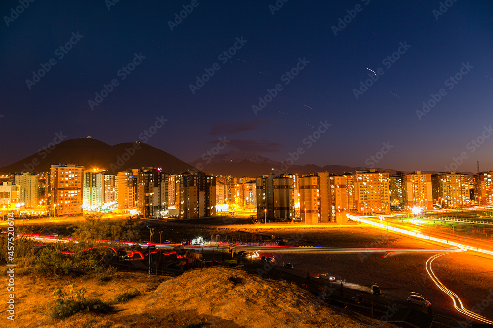 トルコ　カイセリの市街地の夜景