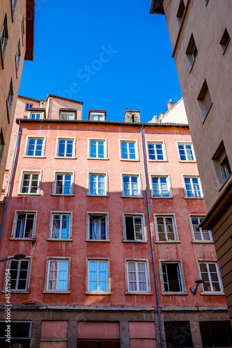 Dans les rues de la Croix Rousse à Lyon © Gerald Villena