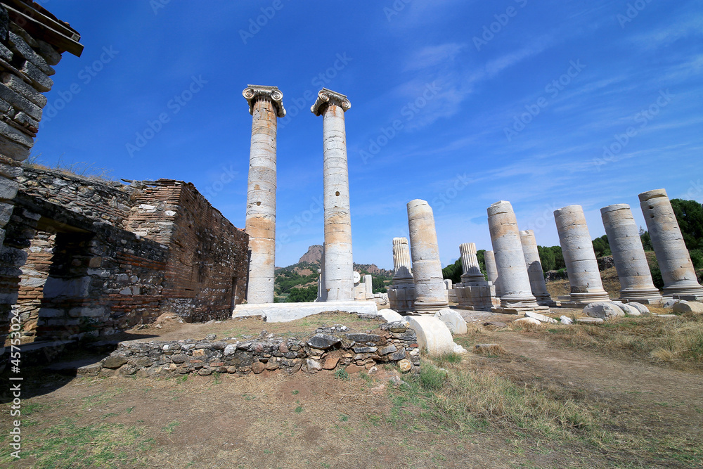 The Temple of Artemis Sart (ancient Sardis),Turkey(late 2nd - early 3rd century AD)