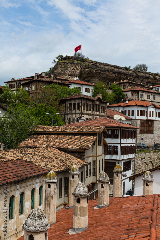 トルコ　サフランボルにある隊商宿の跡地であるジンジ・ハンの屋上から見える旧市街の街並み