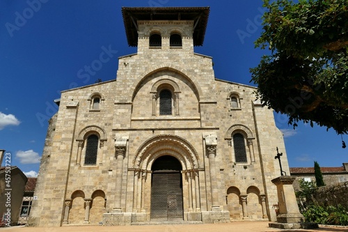 Façade de l’église Notre-Dame à Moirax