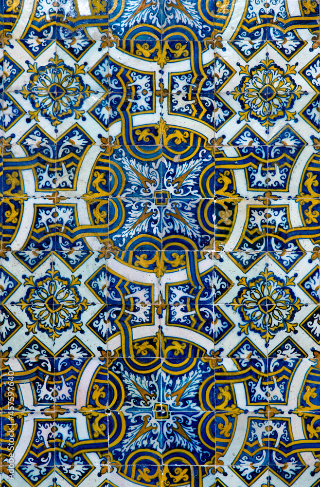Azulejos anciens à l'université de Coimbra, Portugal