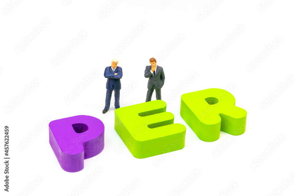 PER（株価収益率：Price Earnings Ratio）企業株価、一株あたり利益（EPS）、財務分析、投資価値の判断で割高か割安かを示す指標。
