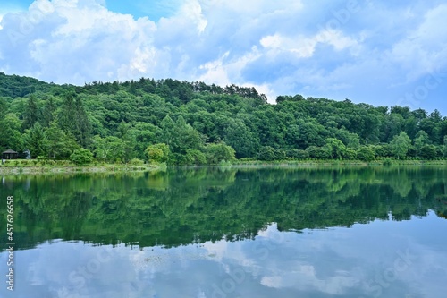 静寂に包まれた夏の蓼科湖の情景＠長野