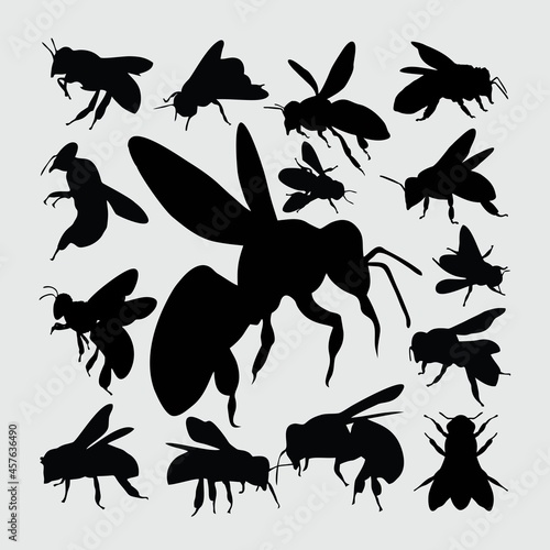 Bee Silhouette. A set of bee silhouettes © NRkz
