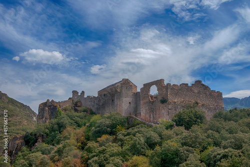 antiguo castillo de cornatel en Priaranza del Bierzo, España