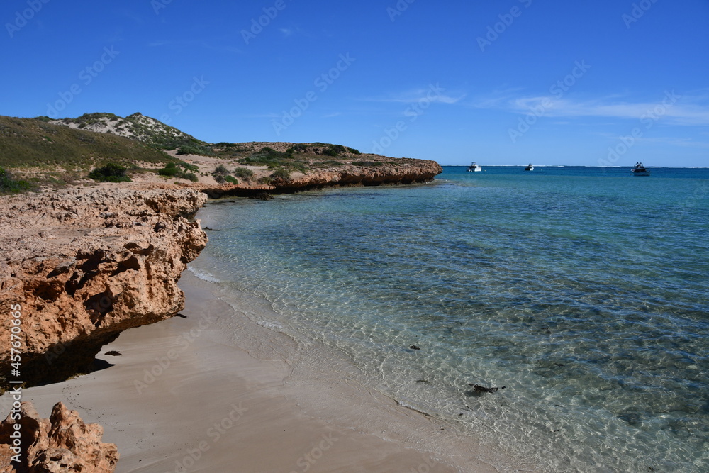 Obraz premium coral bay western australia rocky coastline and beach