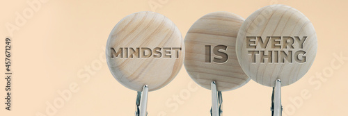 Mindset Concept. Old mindset new mindset. New mindset new result.