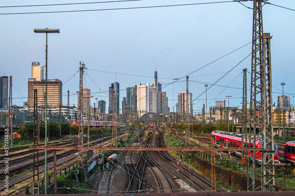 Fototapeta premium Skyline of Frankfurt with railrod tracks 1