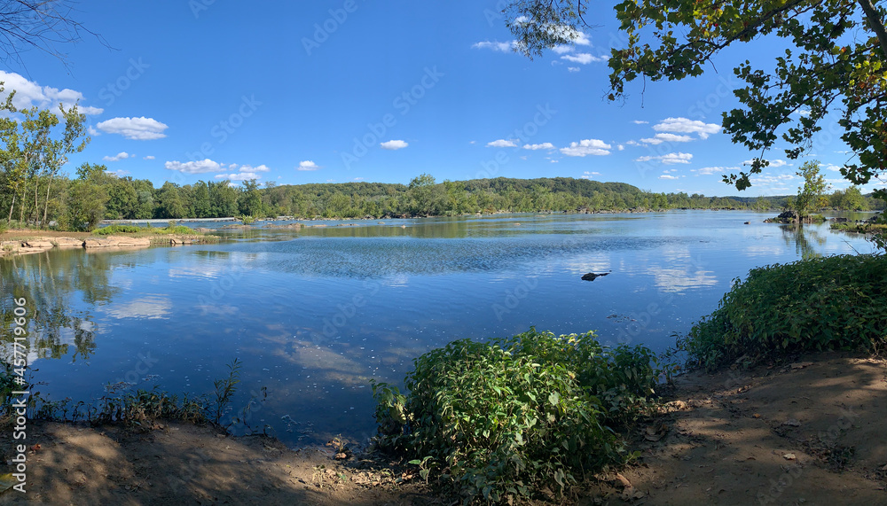 Obraz premium Panorama of the river